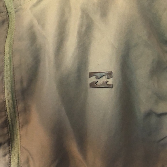 Billabong men’s Windbreaker Hoodie In green - Picture 9 of 9